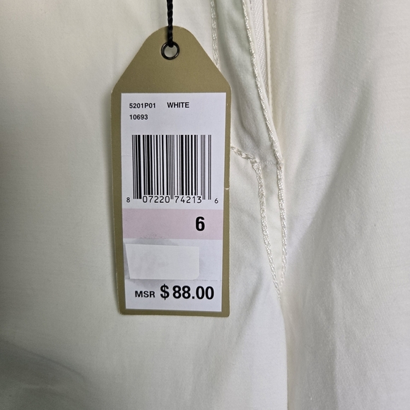 MAX STUDIO | NWT Cropped Pants in White sz 6 - Picture 5 of 7